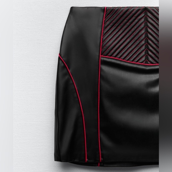 Faux leather skirt mini skirt with pink piping - Picture 7 of 11